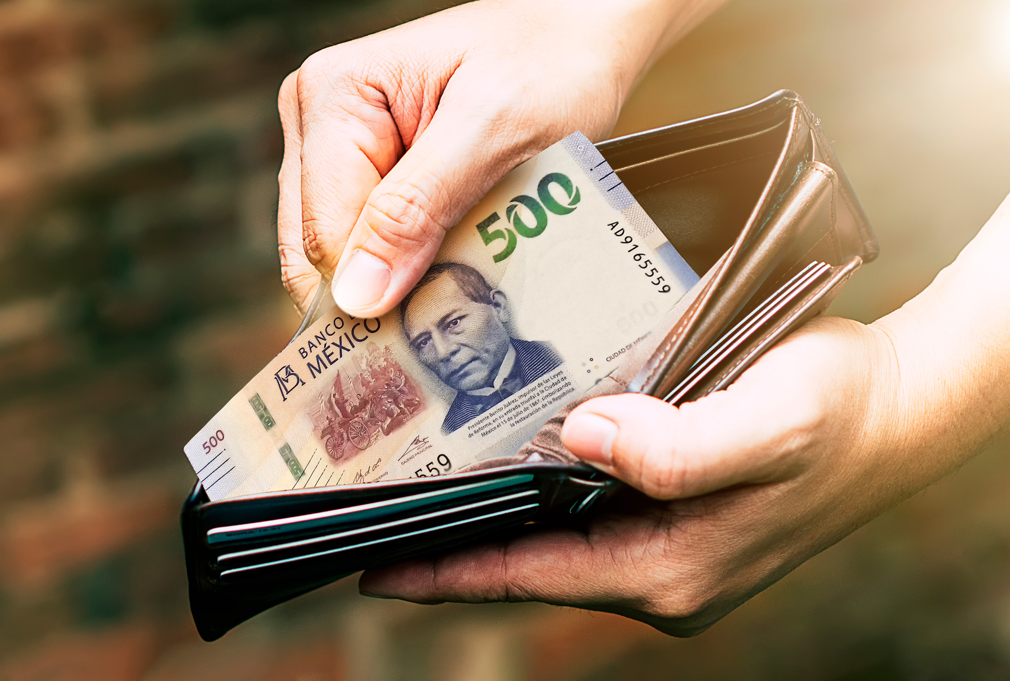 Por qué ganar más dinero no siempre mejora tus finanzas